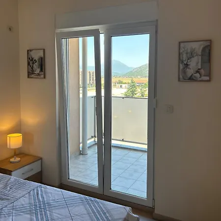 Orange-blue Appartement Podgorica
